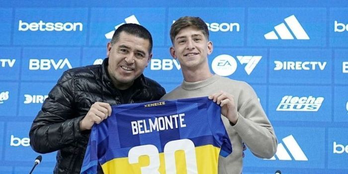 Riquelme durante apresentação de Belmonte