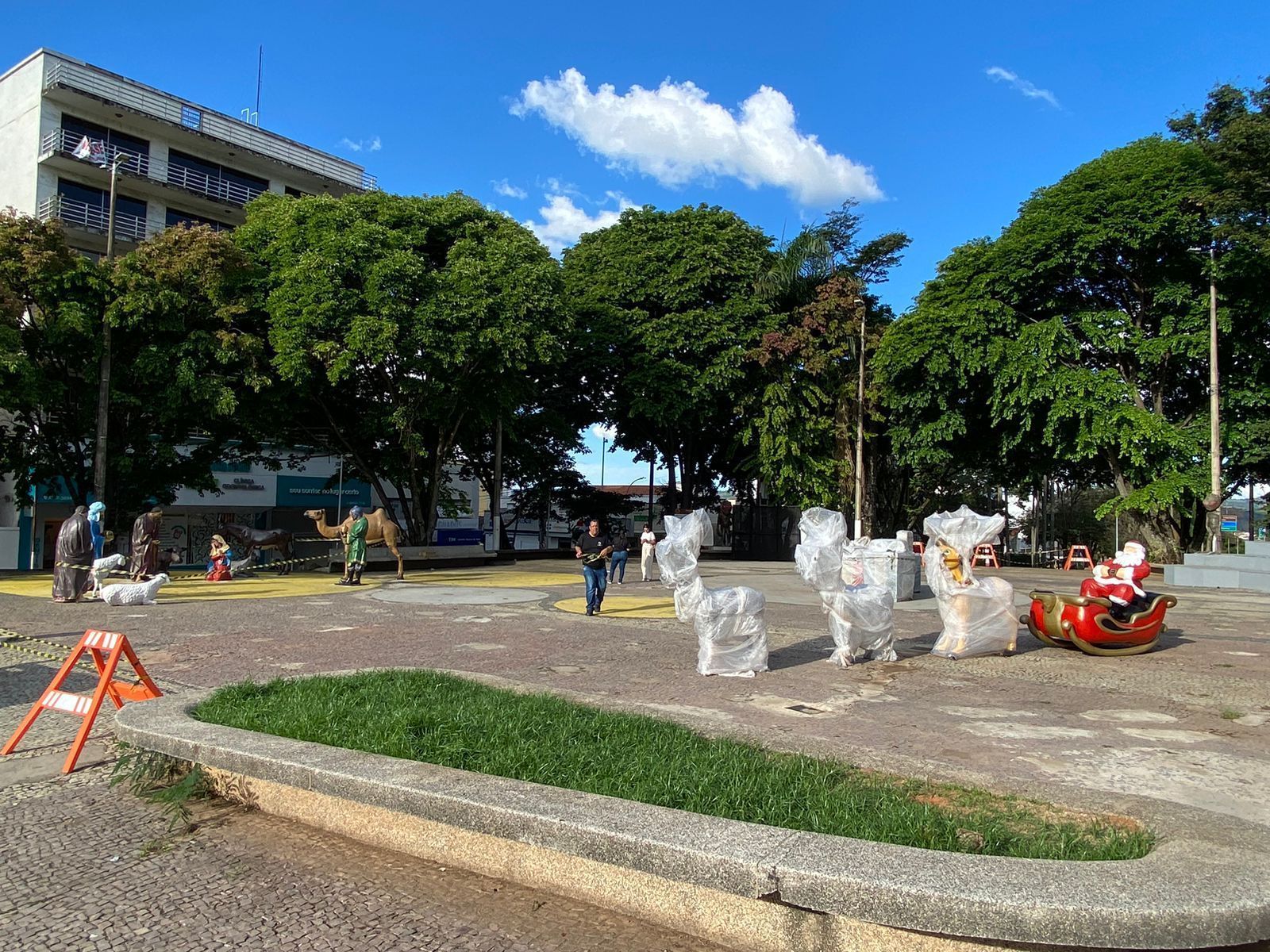 Varginha já é decorada para o Natal; atividades especiais serão promovidas a partir deste fim de semana