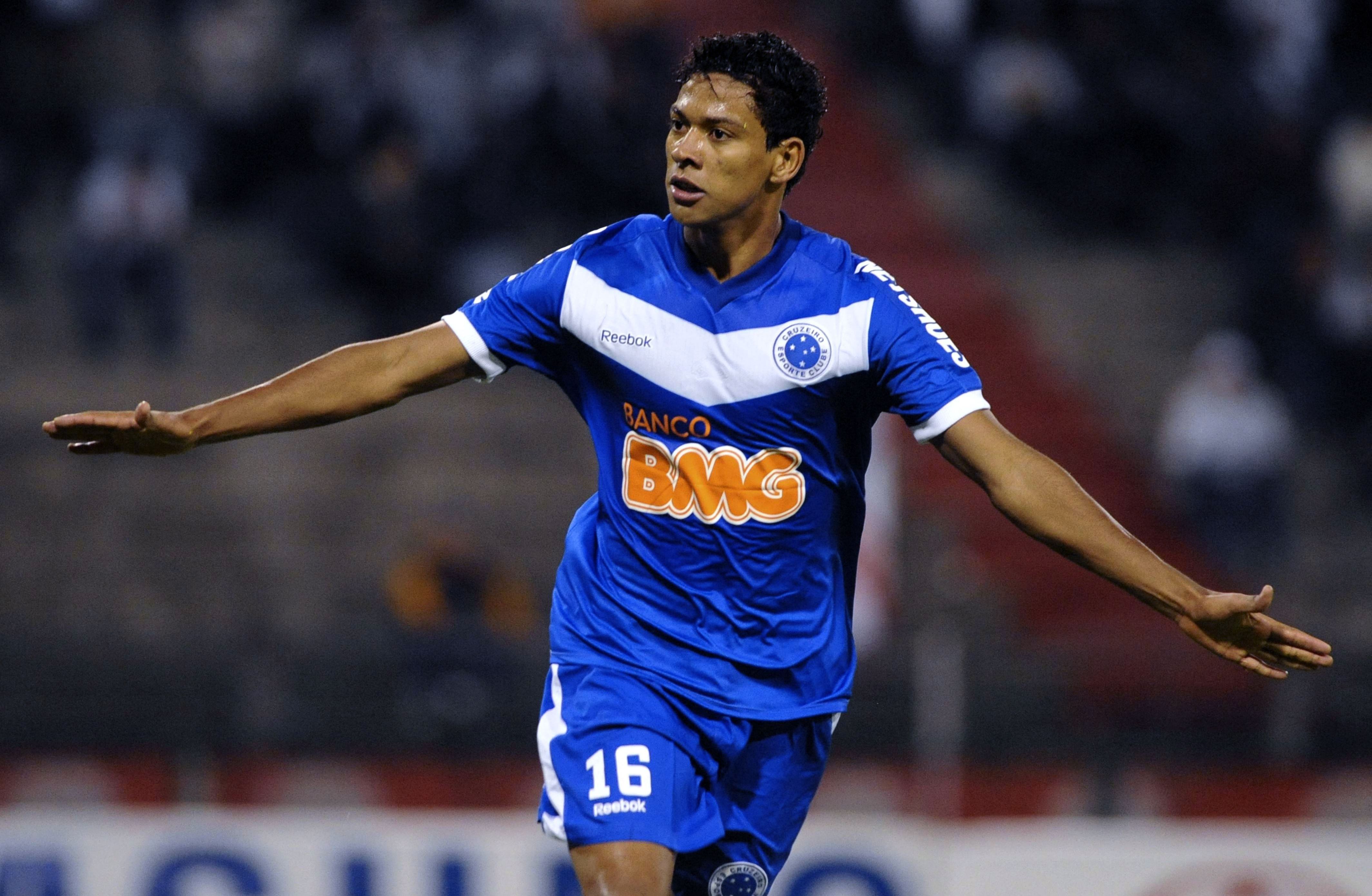 Artilheiro pelo Cruzeiro relembra 'noites de Libertadores' e manda recado