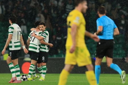 Jogadores do Sporting celebram gol sobre o Bodo Glimt