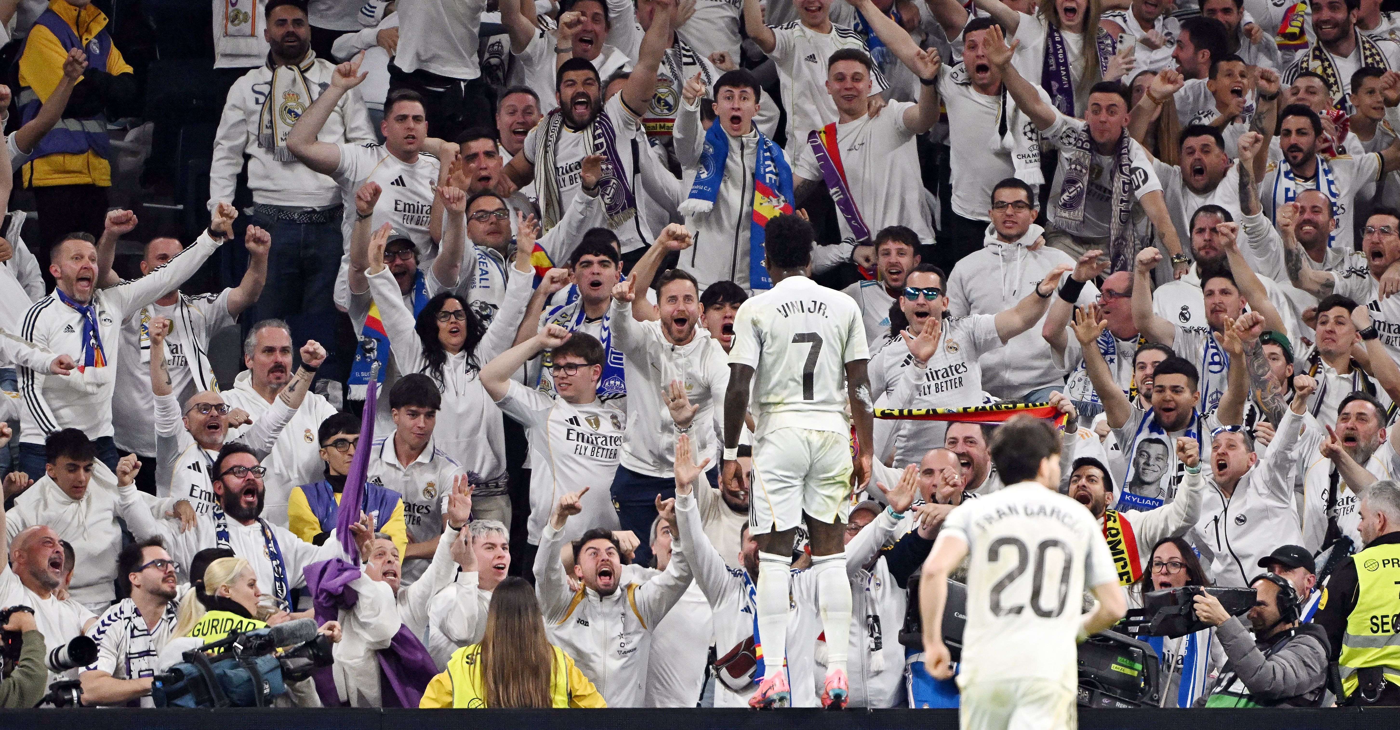 Vini Jr. decide, Real Madrid vence Atlético e segue 'caça' ao Barcelona
