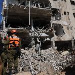 Irã ataca Israel e nega negociações com Trump por fim da guerra