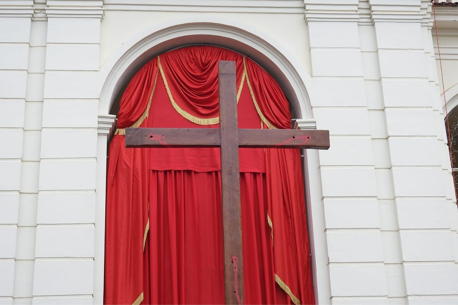 Sexta-feira Santa: liturgia inspira silêncio diante do sacrifício de Cristo