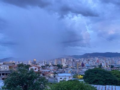 BH entra em alerta para chuva forte após volume superar média do mês