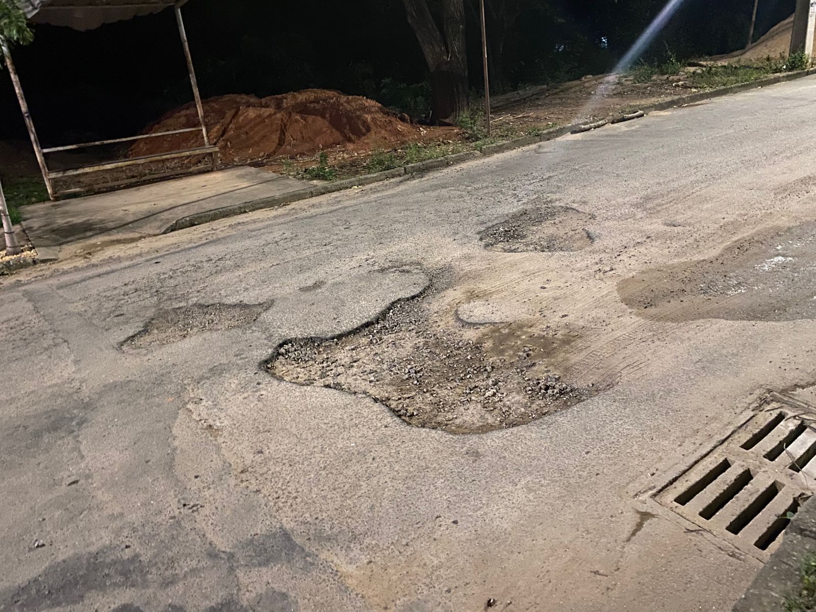 Motoristas reclamam de buracos nas ruas de Ipatinga