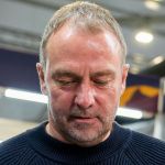 Barcelona: reeleito, presidente garante renovação de Hansi Flick até 2028