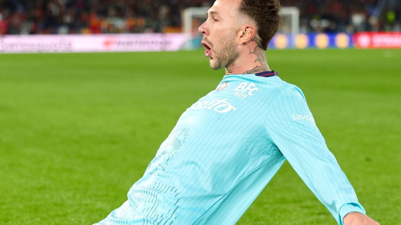 Bologna bate Roma em jogo eletrizante de sete gols e avança na Liga Europa