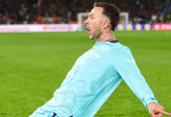 Bologna bate Roma em jogo eletrizante de sete gols e avança na Liga Europa