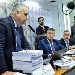 CPMI do INSS: Leitura de parecer de Gaspar tem confusão com Lindbergh