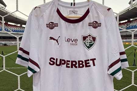 Camisa branca do Fluminense
