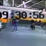 Vídeo: guarda de folga impede furto de moto em supermercado de BH