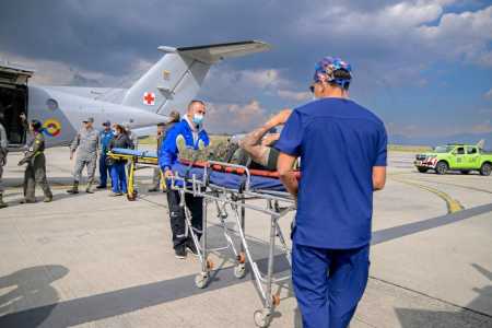 83 soldados sobrevivem a queda de avião militar na Colômbia, diz Petro