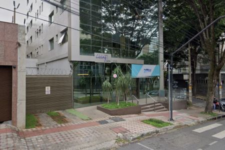 Juiz determina prisão domiciliar homem que tentou esfaquear vizinho no Sion, em BH