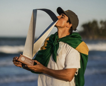 Kitesurfe: campeão Pedro Matos a paixão pelo mar • Reprodução / redes socias