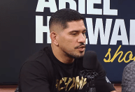 Aos 38 anos, Alex Poatan anuncia longa extensão de contrato com o UFC