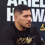 Aos 38 anos, Alex Poatan anuncia longa extensão de contrato com o UFC
