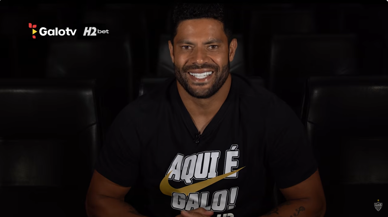Em francês, Hulk manda recado à promessa do Atlético convocada para seleção