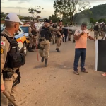 Protesto por pavimentação em Fonseca levanta críticas à PM