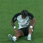 Memphis sente problema físico e deixa Corinthians x Flamengo