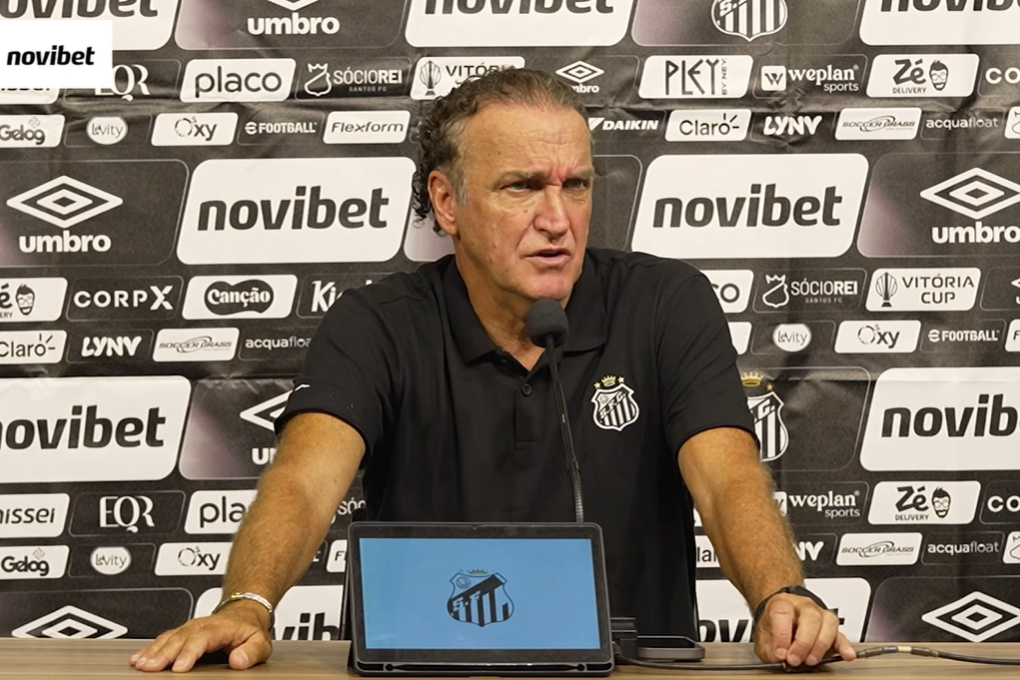Cuca critica atuação do VAR em gol anulado do Santos contra o Cruzeiro