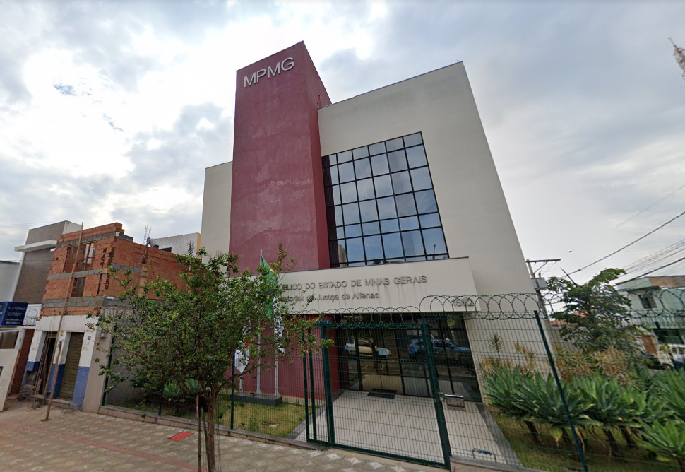 Homem é condenado a 20 anos por tentativa de feminicídio em Alfenas