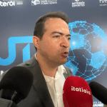 Dirigente do Corinthians, sobre renovação com Memphis: 'Desafio financeiro'