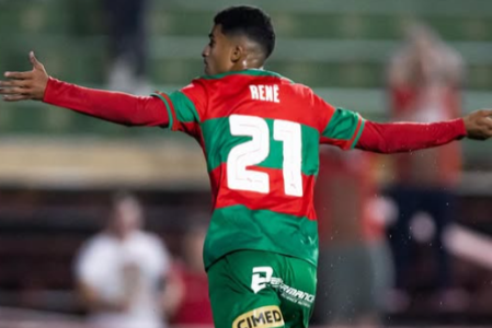 Renê, atacante da Portuguesa