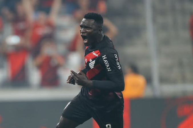 Athletico: Viveros brilha pelo 3° jogo seguido e assume vice-artilharia do Brasileiro