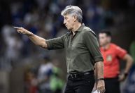 Renato analisa vitória e revela meta do Vasco no Brasileirão