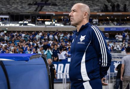 Leonardo Jardim comandou o Cruzeiro em 2025 • Gustavo Aleixo/Cruzeiro