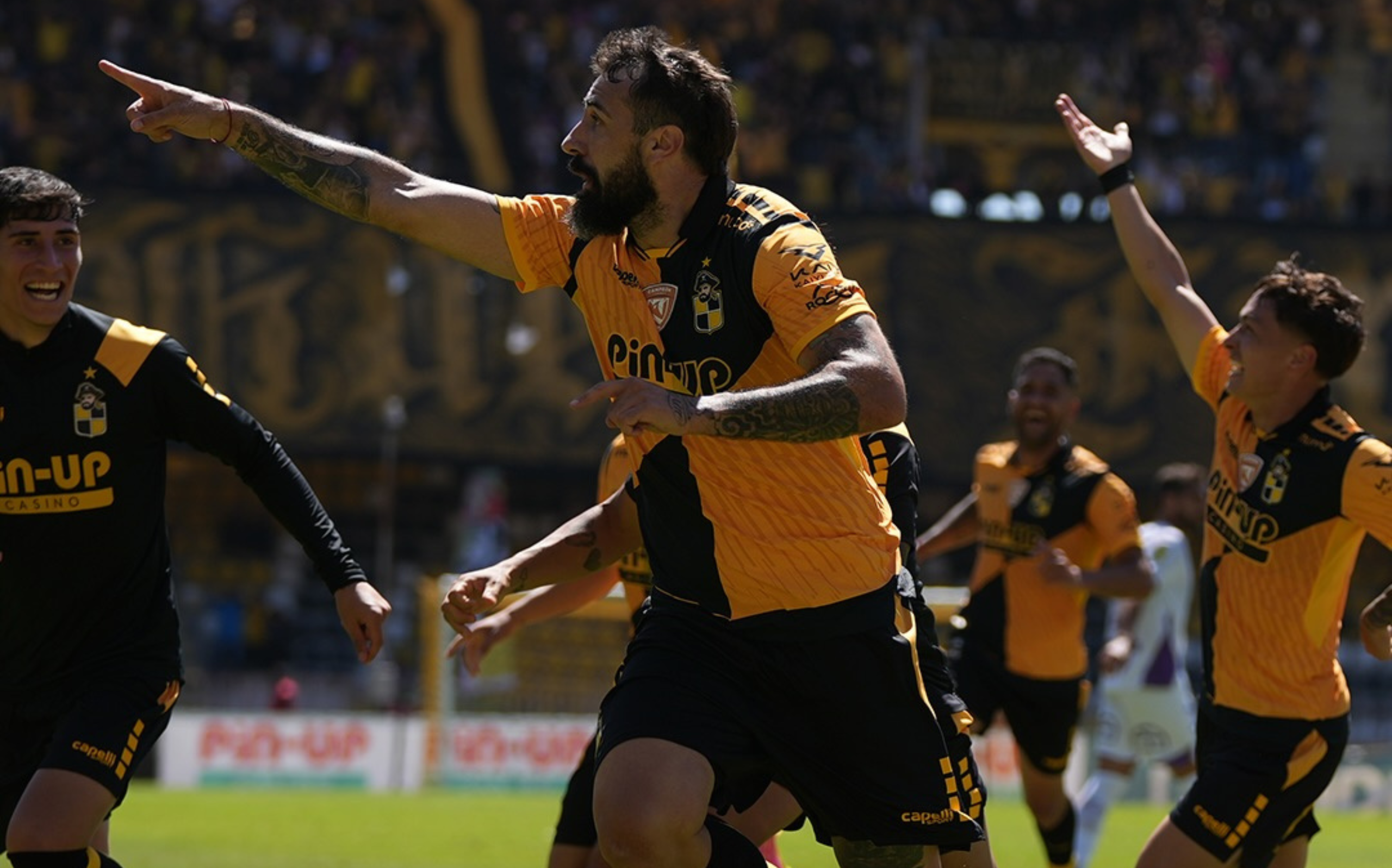 Ex-Atlético, Lucas Pratto brilha em virada épica de clube da Libertadores