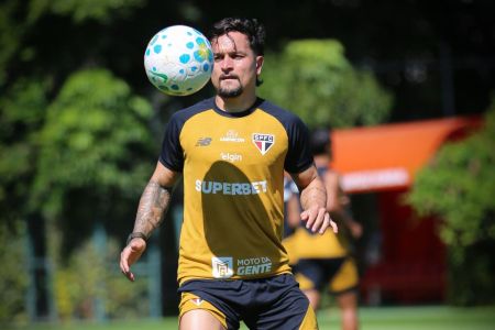 Artur é integrado ao elenco do São Paulo e pode estrear • Divulgação/São Paulo FC