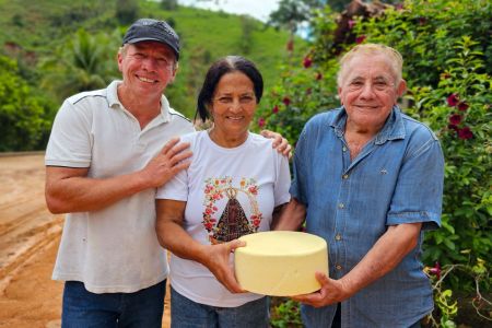 A família de produtores Eduardo, Ester e Geraldo • Diego Vargas/ Seapa-MG