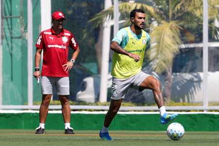 Abel Ferreira observa Jefté em treino do Palmeiras • Cesar Greco/Palmeiras