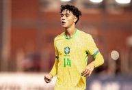 Filho de ídolo do São Paulo assina contrato profissional com clube; veja multa