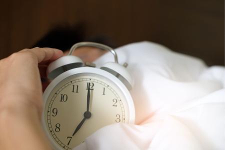 Pesquisadores apontam que manter padrões irregulares de sono pode ser mais prejudicial à saúde do que dormir pouco