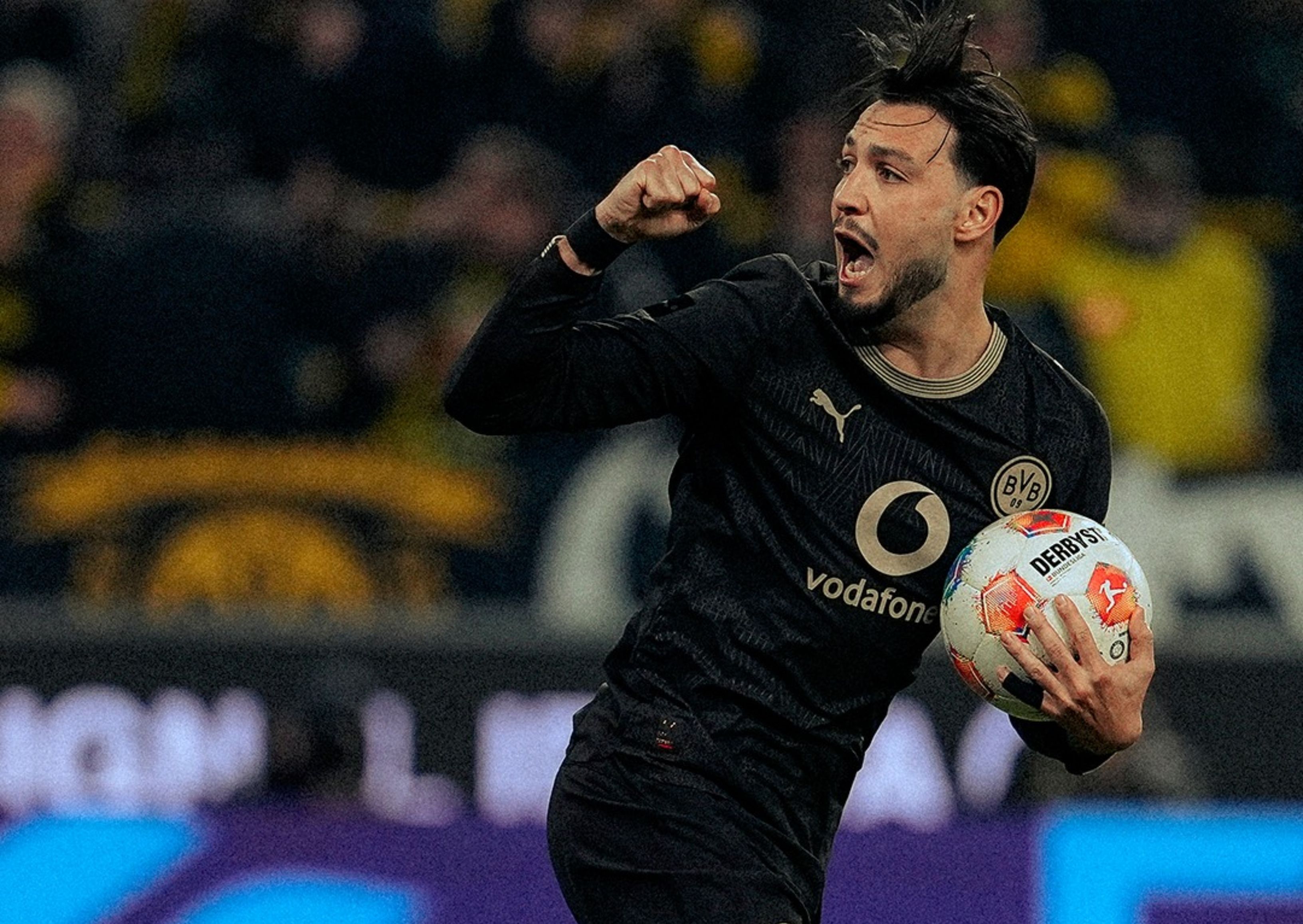 De virada, Borussia vence Hamburgo e segue 'caça' ao Bayern no Alemão