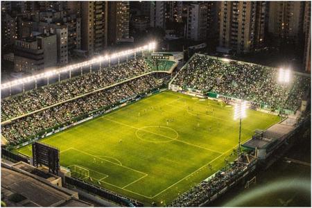 Estádio Hailé Pinheiro, a Serrinha, em Goiânia