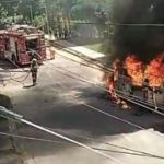 Van de trabalhadores pega fogo no bairro Ideal, em Ipatinga