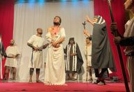 Grupo Semana Santa apresenta 'Paixão de Cristo' em Juiz de Fora