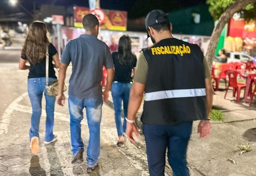 Comerciantes em Ipatinga recebem orientações sobre uso de áreas públicas