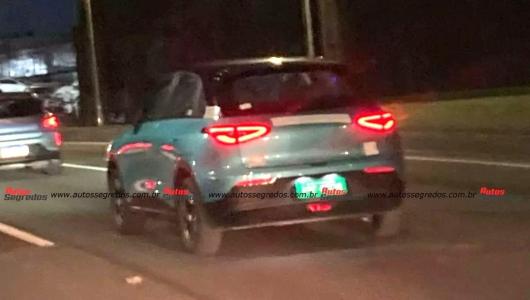 Protótipo do Geely EX2 nacional flagrado em testes • Autos Segredos