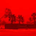 Cenário apocalíptico: céu fica vermelho com aproximação de ciclone na Austrália