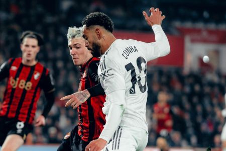 Matheus Cunha em ação pelo Manchester United contra o Bournemouth, pela Premier League
