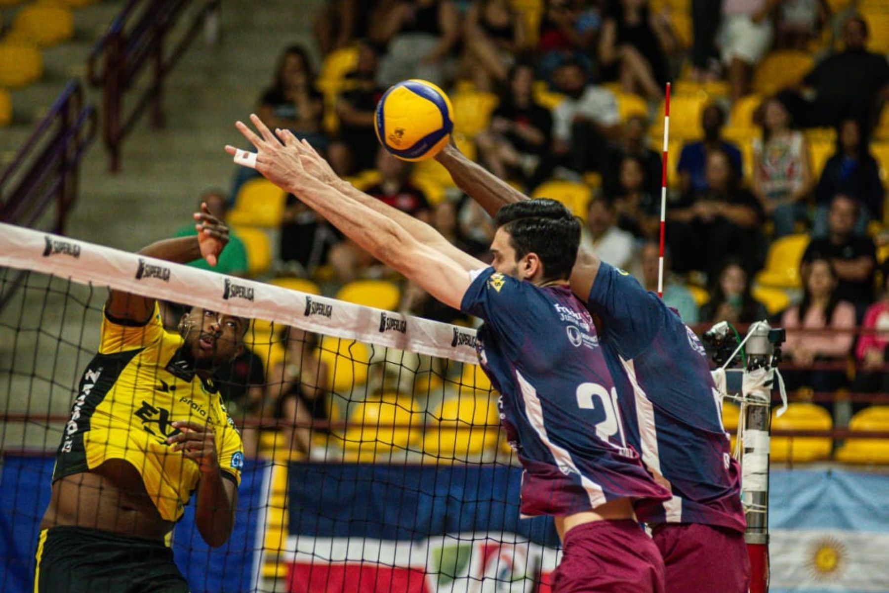 Praia Clube vence JF Vôlei e confirma terceiro lugar na Superliga Masculina