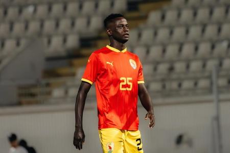 Cissé em jogo da Seleção de Guiné