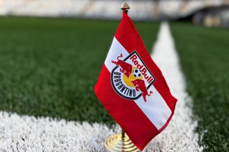 Bandeira do RB Bragantino em gramado