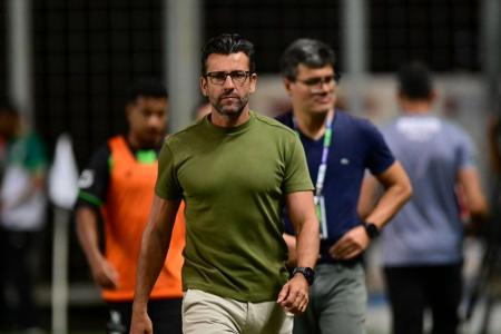 Alberto Valentim, técnico do América