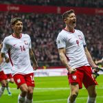 Polônia vira sobre Albânia e segue em busca de vaga na Copa do Mundo