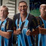 Grêmio apresenta novo uniforme com referência a temporada histórica